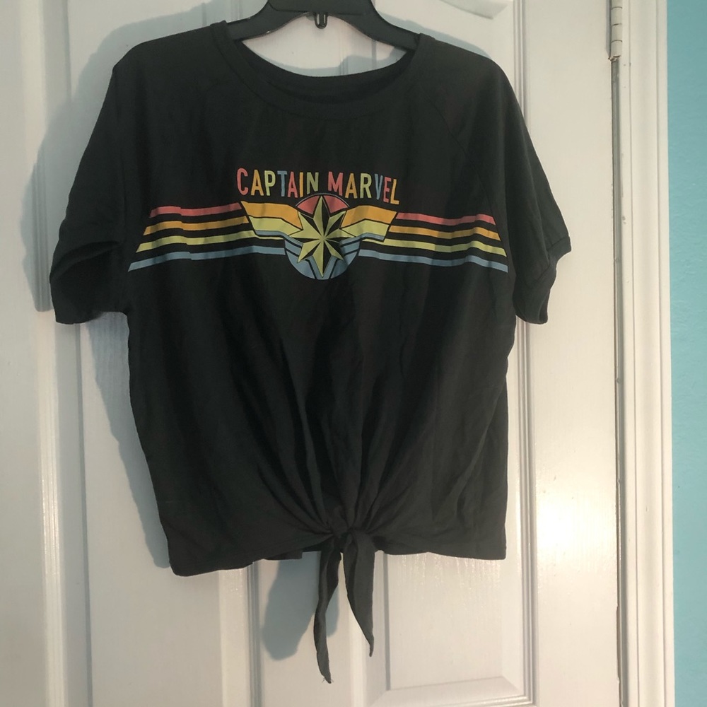 Captain Marvel multi colored top jrs 2xlg